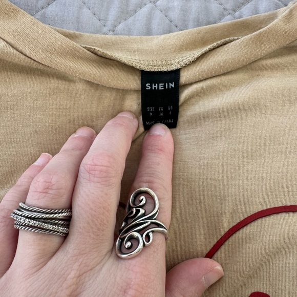 SHEIN Tan Tee with Red Graphic - Picture 3 of 3